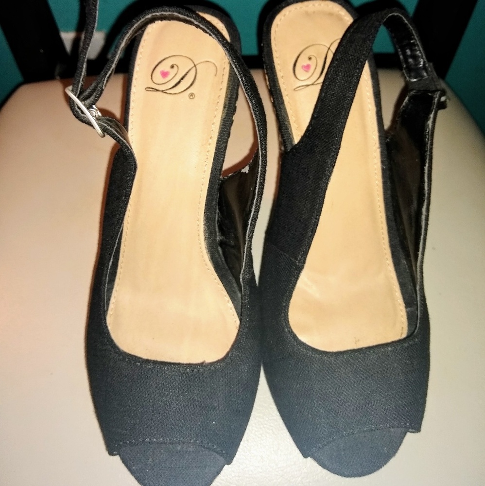 Black and White Wedges - Picture 6 of 8
